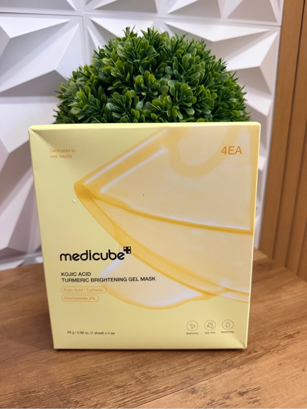 Medicube Turmeric Brightening Gel Mask - Yellow (4EA)
